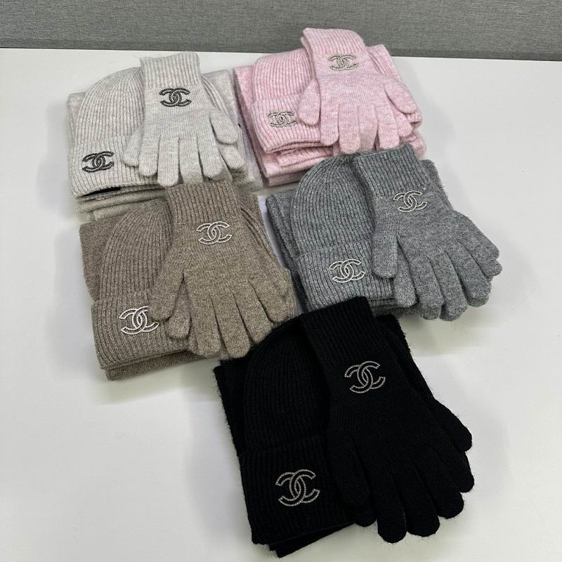 Chanel Scarf Hat Gloves hm30
